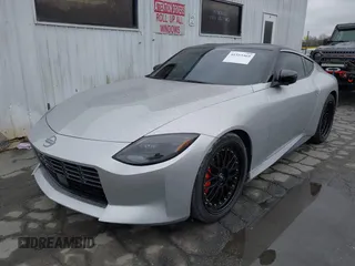 2024 Nissan Z Performance с VIN JN1BZ4BH8RM362157, выставлен на аукционе IAAI как лот 41553369 с пробегом 398 миль миль и . История ставок и продаж доступна на DreamBid. Изображение 2.
