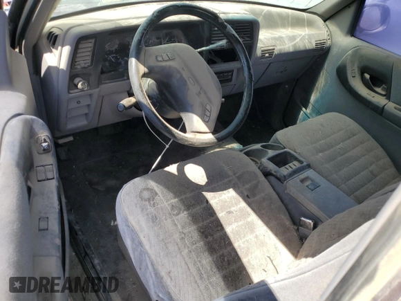 1993 Ford Ranger STX z VIN 1FTCR14U8PPA18186, wystawiony jako Copart lot #58465675 z przebiegiem 83 813 mil mil oraz Czysty tytuł • Clean title. Historia ofert i sprzedaży dostępna na DreamBid. Obrazek 8.