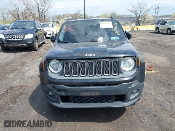 2015 Jeep Renegade Latitude with VIN ZACCJBBT0FPB73676, listed as a IAAI auction lot 42032879 with 121,953 mi miles. Bid and sale history available at carsss.com. Image 12.
