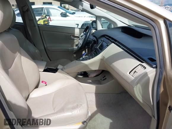 2010 Toyota Prius II with VIN JTDKN3DU1A0131920, listed as a IAAI auction lot 41905953 with 250,270 mi miles. Bid and sale history available at carsss.com. Image 5.