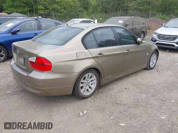 2006 BMW 3 Series 325i with VIN WBAVB13556PT20800, listed as a IAAI auction lot 42072125 with 183,274 mi miles. Bid and sale history available at carsss.com. Image 4.