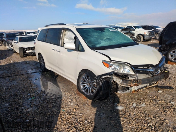 2019 Toyota Sienna XLE Auto Access Seat with VIN 5TDYZ3DC1KS982412, listed as a Copart auction lot 45692195 with 46,080 mi miles and Salvage Title. Bid and sale history available at carsss.com. Image 4.