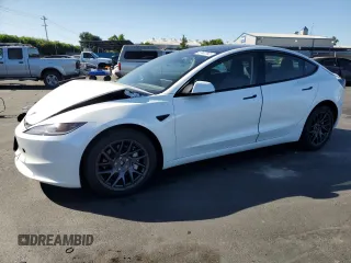 2025 Tesla Model 3 Long Range z VIN 5YJ3E1EB0SF883634, wystawiony jako Copart lot #57482565 z przebiegiem 6 199 mil mil oraz Szkoda całkowita • Salvage title. Historia ofert i sprzedaży dostępna na DreamBid. Obrazek 1.