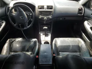 2003 Honda Accord EX z VIN 1HGCM66503A058827, wystawiony jako Copart lot #57183375 z przebiegiem 188 782 mil mil oraz Czysty tytuł • Clean title. Historia ofert i sprzedaży dostępna na DreamBid. Obrazek 8.