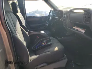 2003 GMC Sonoma SLS z VIN 1GTCS19X438152267, wystawiony jako Copart lot #73819614 z przebiegiem Nie podano mil oraz Szkoda całkowita • Salvage title. Historia ofert i sprzedaży dostępna na DreamBid. Obrazek 10.