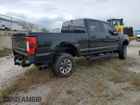 2017 Ford F-350 Platinum z VIN 1FT8W3BT9HEE10126, wystawiony jako Copart lot #57335445 z przebiegiem 131 408 mil mil oraz Szkoda całkowita • Salvage title. Historia ofert i sprzedaży dostępna na DreamBid. Obrazek 3.