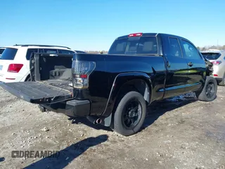 2012 Toyota Tundra z VIN 5TFUW5F14CX217964, wystawiony jako IAAI lot #41265024 z przebiegiem 144 426 mil mil oraz . Historia ofert i sprzedaży dostępna na DreamBid. Obrazek 4.