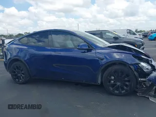2024 Tesla Model Y с VIN 7SAYGDED8RF015882, выставлен на аукционе IAAI как лот 42202963 с пробегом 10 597 миль миль и . История ставок и продаж доступна на DreamBid. Изображение 13.