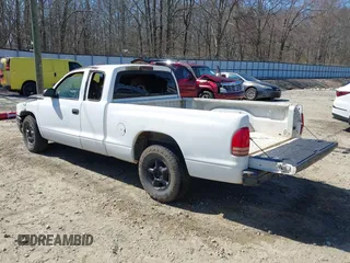 2000 Dodge Dakota Sport with VIN 1B7GL22N8YS563128, listed as a IAAI auction lot 41707337 with 1 mi miles. Bid and sale history available at carsss.com. Image 3.