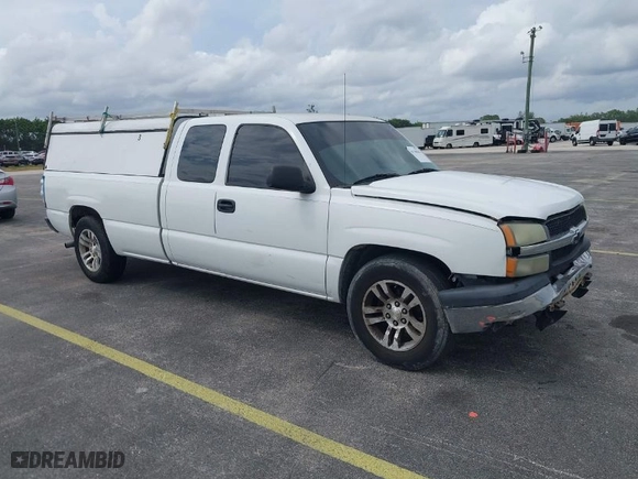 2005 Chevrolet Silverado 1500 LS with VIN 1GCEC19VX5E177408, listed as a IAAI auction lot 41758362 with 198,662 mi miles. Bid and sale history available at carsss.com. Image 1.