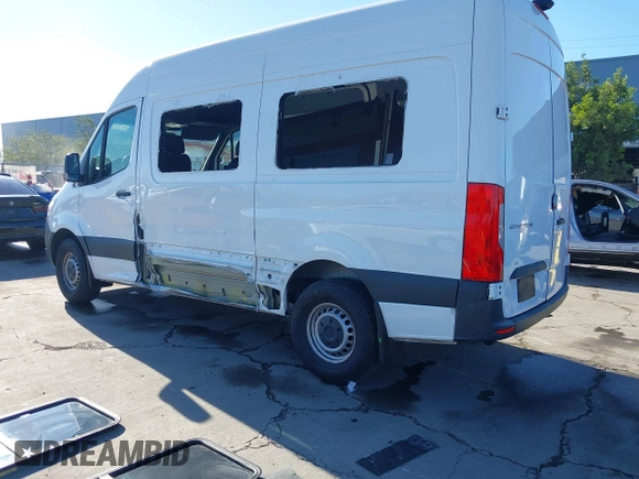 2022 Mercedes-Benz Sprinter Cargo Cargo with VIN W1Y40BHY2NT107852, listed as a IAAI auction lot 41323608 with 27,397 mi miles and . Bid and sale history available at DreamBid. Image 3.