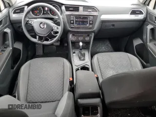 2018 Volkswagen Tiguan S z VIN 3VV1B7AXXJM056479, wystawiony jako Copart lot #53113125 z przebiegiem 99 367 mil mil oraz Szkoda całkowita • Salvage title. Historia ofert i sprzedaży dostępna na DreamBid. Obrazek 8.