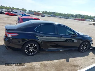 2018 Toyota Camry LE with VIN 4T1B11HK9JU606226, listed as a IAAI auction lot 41860788 with 95,168 mi miles. Bid and sale history available at carsss.com. Image 13.