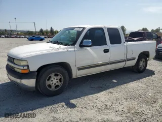 2002 Chevrolet Silverado 1500 LT with VIN 2GCEC19T521364308, listed as a Copart auction lot 54184255 with 186,478 mi miles and Salvage Title. Bid and sale history available at carsss.com. Image 1.