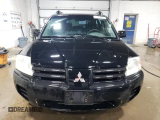 2005 Mitsubishi Endeavor LS with VIN 4A4MN21SX5E075273, listed as a Copart auction lot 41709845 with 174,496 mi miles and Clean Title. Bid and sale history available at carsss.com. Image 5.