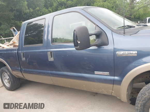 2007 Ford F-250 XL z VIN 1FTSW21P07EA89645, wystawiony jako IAAI lot #42294801 z przebiegiem 380 854 mil mil oraz . Historia ofert i sprzedaży dostępna na DreamBid. Obrazek 13.
