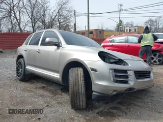 2008 Porsche Cayenne S z VIN WP1AB29PX8LA50620, wystawiony jako IAAI lot #42000403 z przebiegiem Nie podano mil oraz . Historia ofert i sprzedaży dostępna na DreamBid. Obrazek 1.