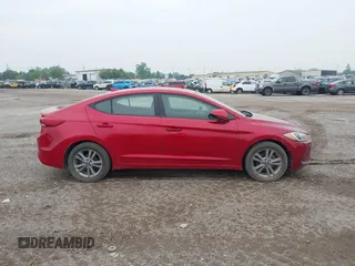 2017 Hyundai Elantra SE z VIN 5NPD84LF4HH151729, wystawiony jako IAAI lot #41840813 z przebiegiem 82 681 mil mil oraz . Historia ofert i sprzedaży dostępna na DreamBid. Obrazek 14.