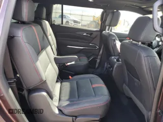 2024 Chevrolet Traverse AWD RS z VIN 1GNEVLKS1RJ198674, wystawiony jako Copart lot #52947305 z przebiegiem 10 550 mil mil oraz Szkoda całkowita • Salvage title. Historia ofert i sprzedaży dostępna na DreamBid. Obrazek 11.