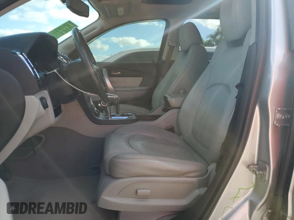 2010 GMC Acadia SLT1 with VIN 1GKLRMED5AJ152698, listed as a Copart auction lot 88130845 with 123,862 mi miles and Salvage title. Bid and sale history available at DreamBid. Image 7.