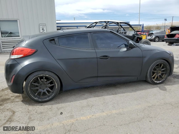 2016 Hyundai Veloster with VIN KMHTC6AD9GU265913, listed as a Copart auction lot 50021385 with 117,156 mi miles and Salvage Title. Bid and sale history available at carsss.com. Image 3.