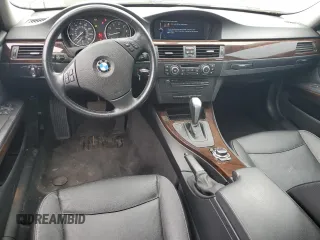 2011 BMW 3 Series 328i xDrive z VIN WBAPK5C59BA995157, wystawiony jako Copart lot #61009055 z przebiegiem 112 455 mil mil oraz Szkoda całkowita • Salvage title. Historia ofert i sprzedaży dostępna na DreamBid. Obrazek 8.
