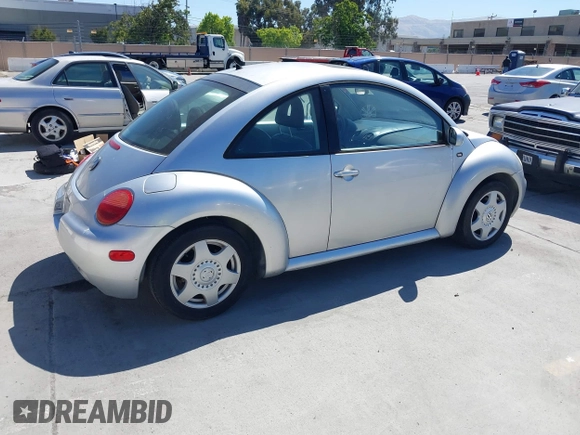 2001 Volkswagen Beetle GLS with VIN 3VWCD21C11M412672, listed as a IAAI auction lot 42336934 with 145,667 mi miles and . Bid and sale history available at DreamBid. Image 4.