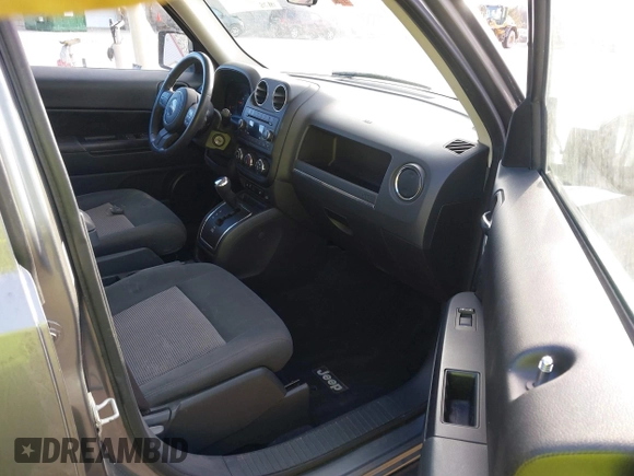 2012 Jeep Patriot Latitude with VIN 1C4NJRFB6CD541860, listed as a IAAI auction lot 41784940 with 138,715 mi miles and . Bid and sale history available at carsss.com. Image 5.