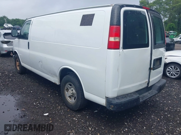 2007 Chevrolet Express Cargo with VIN 1GCFG15X471177057, listed as a IAAI auction lot 42634978 with 147,128 mi miles and . Bid and sale history available at DreamBid. Image 3.