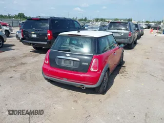 2006 MINI Hardtop с VIN WMWRC33536TJ74995, выставлен на аукционе IAAI как лот 42339671 с пробегом 219 625 миль миль и . История ставок и продаж доступна на DreamBid. Изображение 4.
