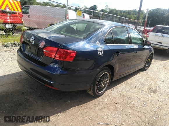2011 Volkswagen Jetta Sedan S with VIN 3VW2K7AJ0BM009474, listed as a IAAI auction lot 37205320 with 264,239 mi miles. Bid and sale history available at carsss.com. Image 4.