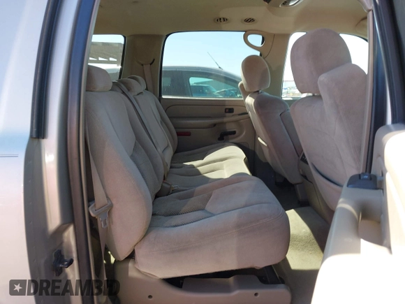 2004 Chevrolet Suburban LS with VIN 3GNEC16Z74G112232, listed as a IAAI auction lot 42063073 with 234,347 mi miles. Bid and sale history available at carsss.com. Image 8.