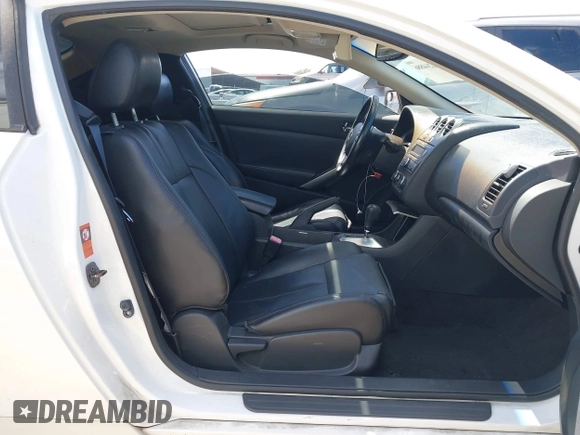 2009 Nissan Altima S z VIN 1N4AL24E19C155302, wystawiony jako IAAI lot #42244886 z przebiegiem 137 955 mil mil oraz . Historia ofert i sprzedaży dostępna na DreamBid. Obrazek 5.