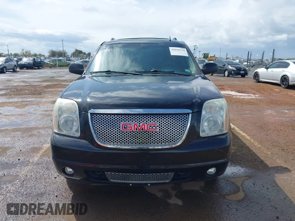 2012 GMC Yukon XL Denali with VIN 1GKS2MEFXCR276620, listed as a IAAI auction lot 41910714 with 266,800 mi miles. Bid and sale history available at carsss.com. Image 12.
