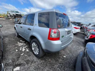 2008 Land Rover LR2 SE z VIN SALFS24N18H031592, wystawiony jako Copart lot #77328044 z przebiegiem Nie podano mil oraz Czysty tytuł • Clean title. Historia ofert i sprzedaży dostępna na DreamBid. Obrazek 3.