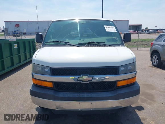2013 Chevrolet Express Passenger LT z VIN 1GAZG1FG9D1153305, wystawiony jako IAAI lot #42182424 z przebiegiem 25 897 mil mil oraz . Historia ofert i sprzedaży dostępna na DreamBid. Obrazek 12.