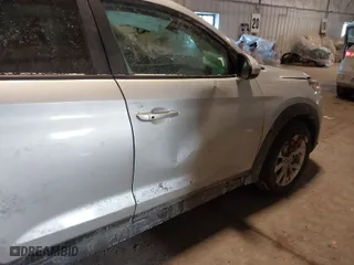 2019 Hyundai Tucson Value with VIN KM8J3CA40KU071883, listed as a IAAI auction lot 41358246 with 57,440 mi miles. Bid and sale history available at carsss.com. Image 6.