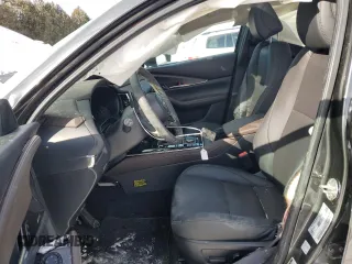 2024 Mazda CX-30 Premium z VIN 3MVDMBDYXRM646995, wystawiony jako Copart lot #89282365 z przebiegiem 4049 mil mil oraz Szkoda całkowita • Salvage title. Historia ofert i sprzedaży dostępna na DreamBid. Obrazek 7.
