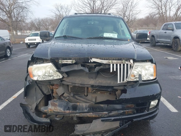 2005 Lincoln Navigator Luxury with VIN 5LMFU28535LJ11344, listed as a IAAI auction lot 41469627 with 177,036 mi miles. Bid and sale history available at carsss.com. Image 12.