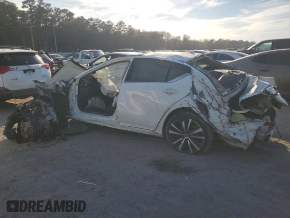 2020 Nissan Altima 2.5 SR with VIN 1N4BL4CV6LC142733, listed as a Copart auction lot 84826984 with 0 mi miles and Salvage Title. Bid and sale history available at carsss.com. Image 2.