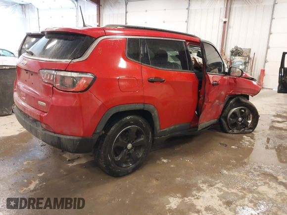 2018 Jeep Compass Latitude z VIN 3C4NJDBB0JT191044, wystawiony jako IAAI lot #41395206 z przebiegiem 68 784 mil mil oraz . Historia ofert i sprzedaży dostępna na DreamBid. Obrazek 4.