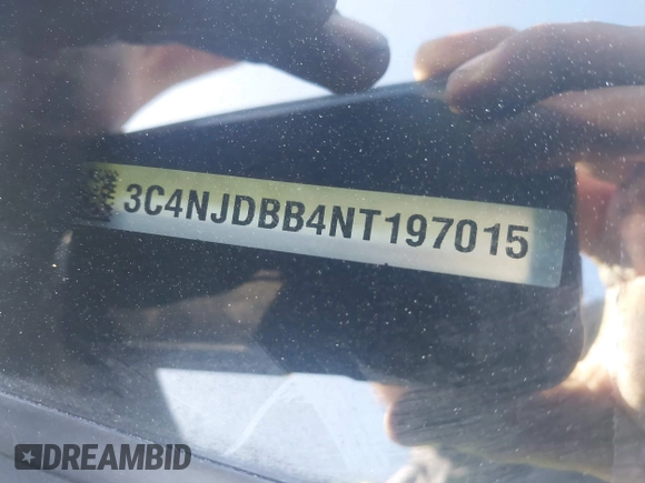 2022 Jeep Compass Latitude z VIN 3C4NJDBB4NT197015, wystawiony jako IAAI lot #42074901 z przebiegiem 61 498 mil mil oraz . Historia ofert i sprzedaży dostępna na DreamBid. Obrazek 17.