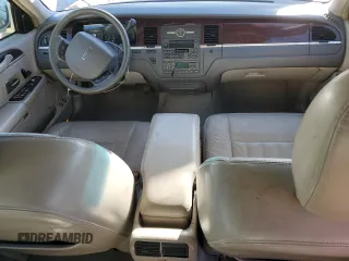 2006 Lincoln Town Car Signature z VIN 1LNHM81W76Y608239, wystawiony jako Copart lot #86654734 z przebiegiem Nie podano mil oraz Szkoda całkowita • Salvage title. Historia ofert i sprzedaży dostępna na DreamBid. Obrazek 8.