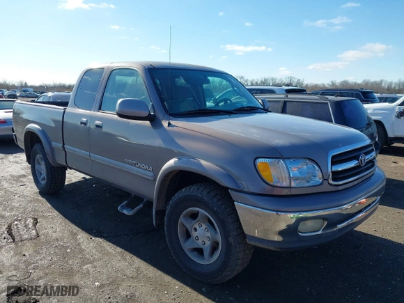 2001 Toyota Tundra Ltd with VIN 5TBBT481X1S128161, listed as a IAAI auction lot 41806069 with 214,825 mi miles. Bid and sale history available at carsss.com. Image 1.