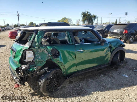 2022 MINI Hardtop 2 Door Cooper SE with VIN WMW13DJ01N2R00366, listed as a Copart auction lot 81752854 with 0 mi miles and Non Repairable. Bid and sale history available at carsss.com. Image 3.