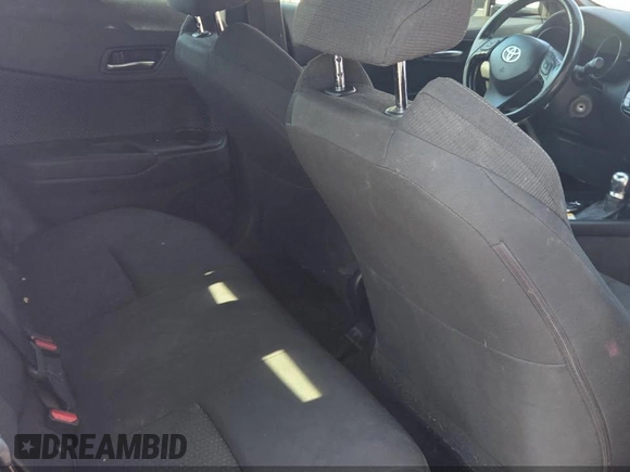2018 Toyota C-HR XLE z VIN NMTKHMBX7JR014509, wystawiony jako IAAI lot #42375870 z przebiegiem 171 695 mil mil oraz . Historia ofert i sprzedaży dostępna na DreamBid. Obrazek 8.