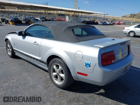 2007 Ford Mustang Deluxe with VIN 1ZVFT84N075288988, listed as a IAAI auction lot 41690605 with 191,936 mi miles and . Bid and sale history available at carsss.com. Image 3.