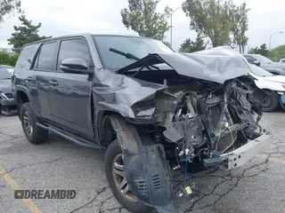 2019 Toyota 4Runner SR5 с VIN JTEBU5JR5K5694290, выставлен на аукционе IAAI как лот 42175121 с пробегом 157 939 миль миль и . История ставок и продаж доступна на DreamBid. Изображение 1.