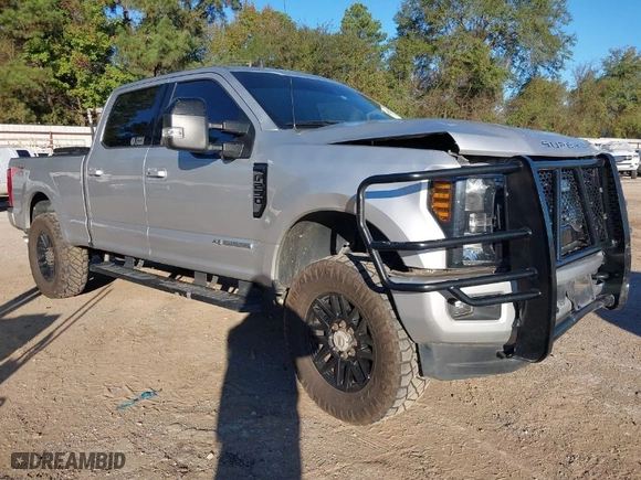 2019 Ford Super Duty F-250 SRW XL with VIN 1FT7W2BT6KED82699, listed as a IAAI auction lot 40853142 with 145,754 mi miles. Bid and sale history available at carsss.com. Image 1.