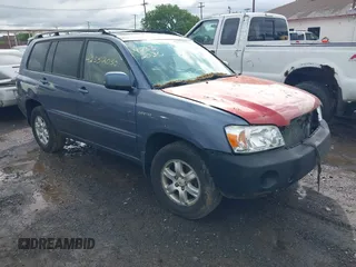 2005 Toyota Highlander z VIN JTEEP21A750096832, wystawiony jako IAAI lot #42332030 z przebiegiem 195 651 mil mil oraz . Historia ofert i sprzedaży dostępna na DreamBid. Obrazek 1.